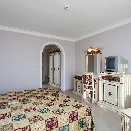 Hotel Club Sunny World 4*